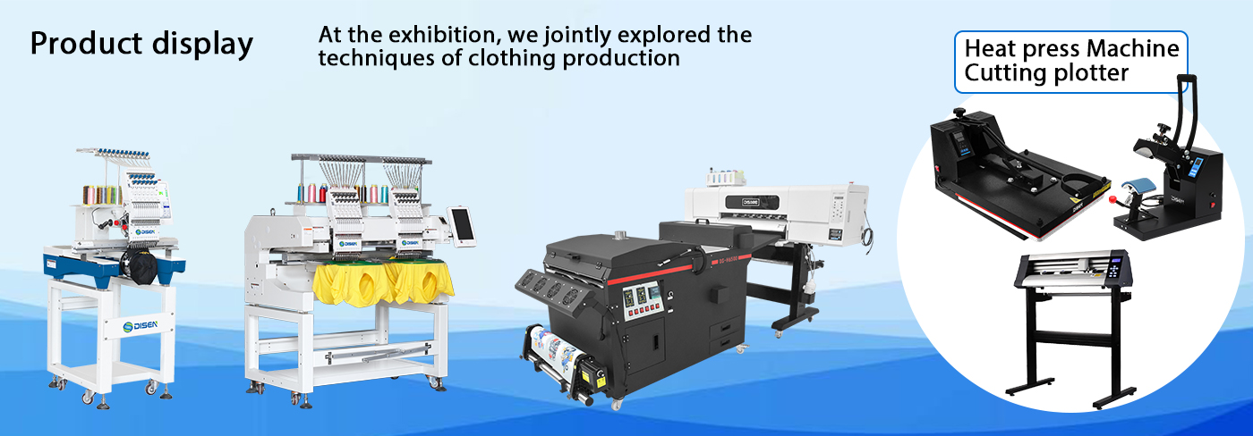 Alla mostra, abbiamo esplorato insieme il